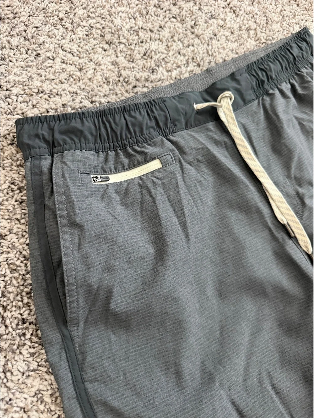VUORI V130 CharcoalGray Performance Athletic Zip Pocket Drawstring Shorts Size L